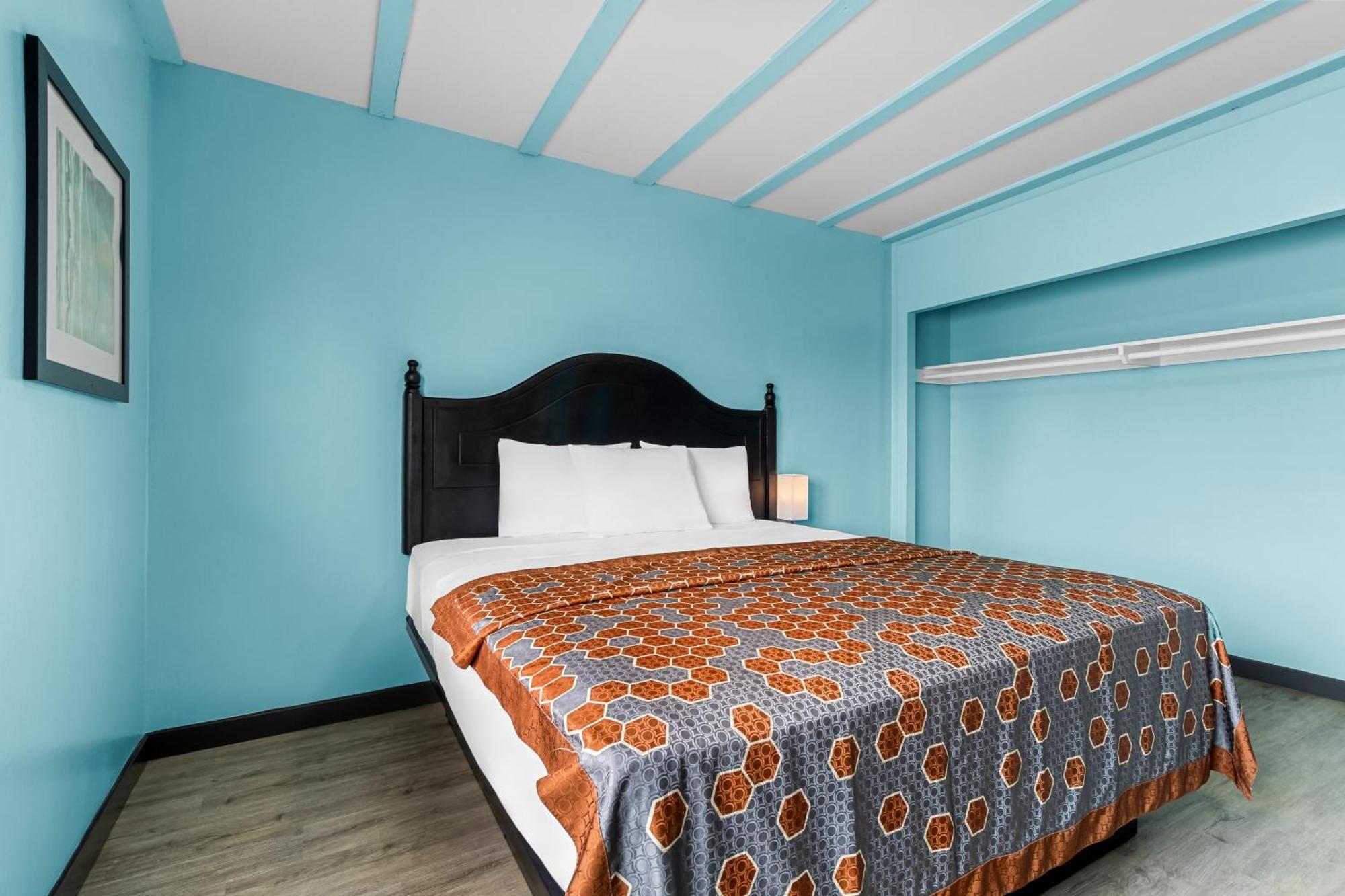 Rodeway Inn & Suites North Hollywood Burbank Airport - Universal Area Los Angeles Esterno foto