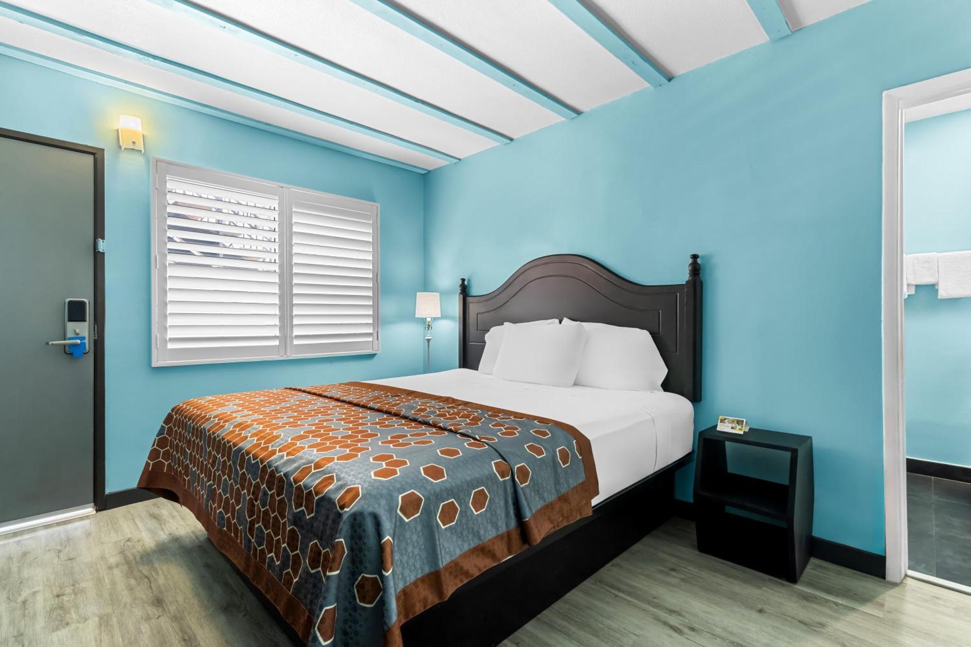 Rodeway Inn & Suites North Hollywood Burbank Airport - Universal Area Los Angeles Esterno foto