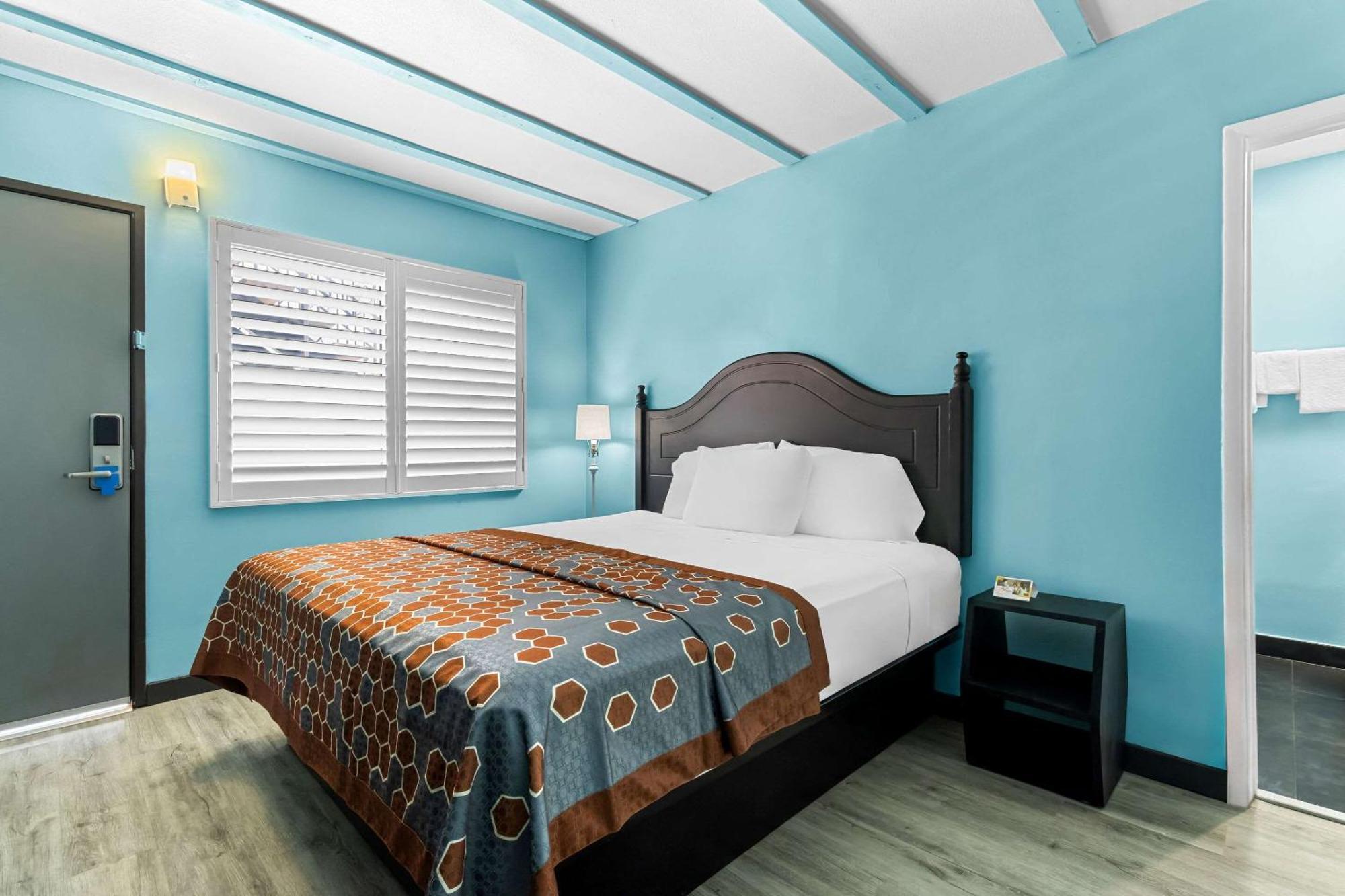 Rodeway Inn & Suites North Hollywood Burbank Airport - Universal Area Los Angeles Esterno foto